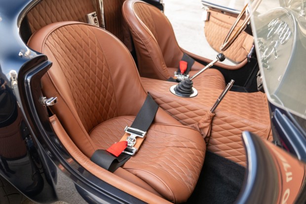 Roush 427R-Powered Superformance MKIII 5-Speed