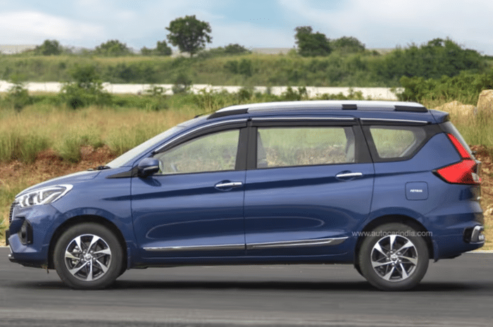 Toyota Rumion blue color