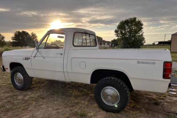 1985 Dodge Power Ram W100 Custom 4×4 4-Speed