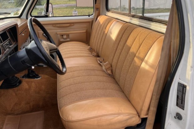 1985 Dodge Power Ram W100 Custom 4×4 4-Speed